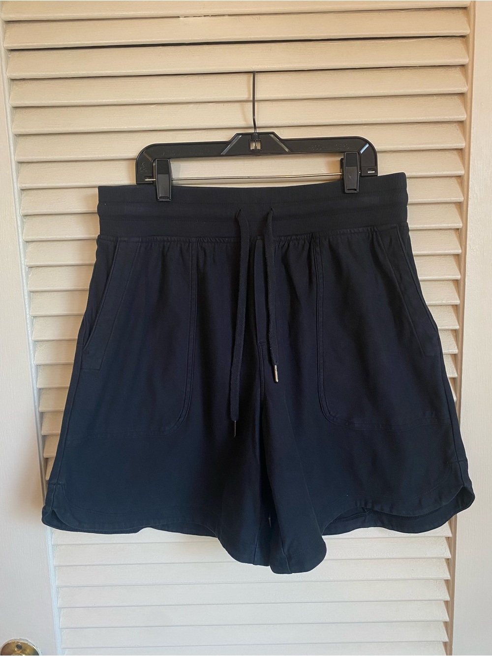 Athleta Black Farallon Midi Short